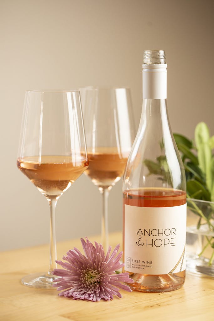 Anchor & Hope_Lifestyle Poured Wine-5