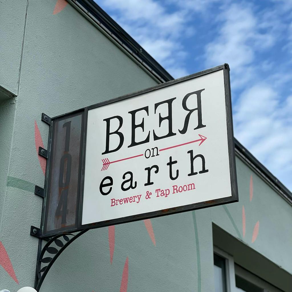 Beer_on_Earth_Sign