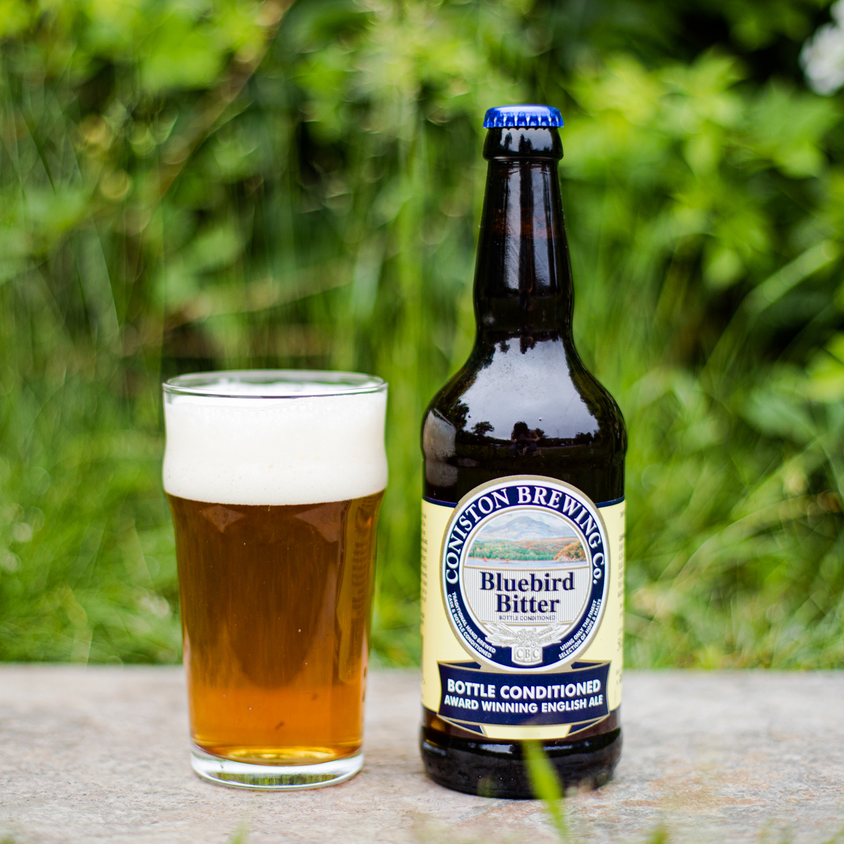 Coniston_Bluebird_Bitter_Pour
