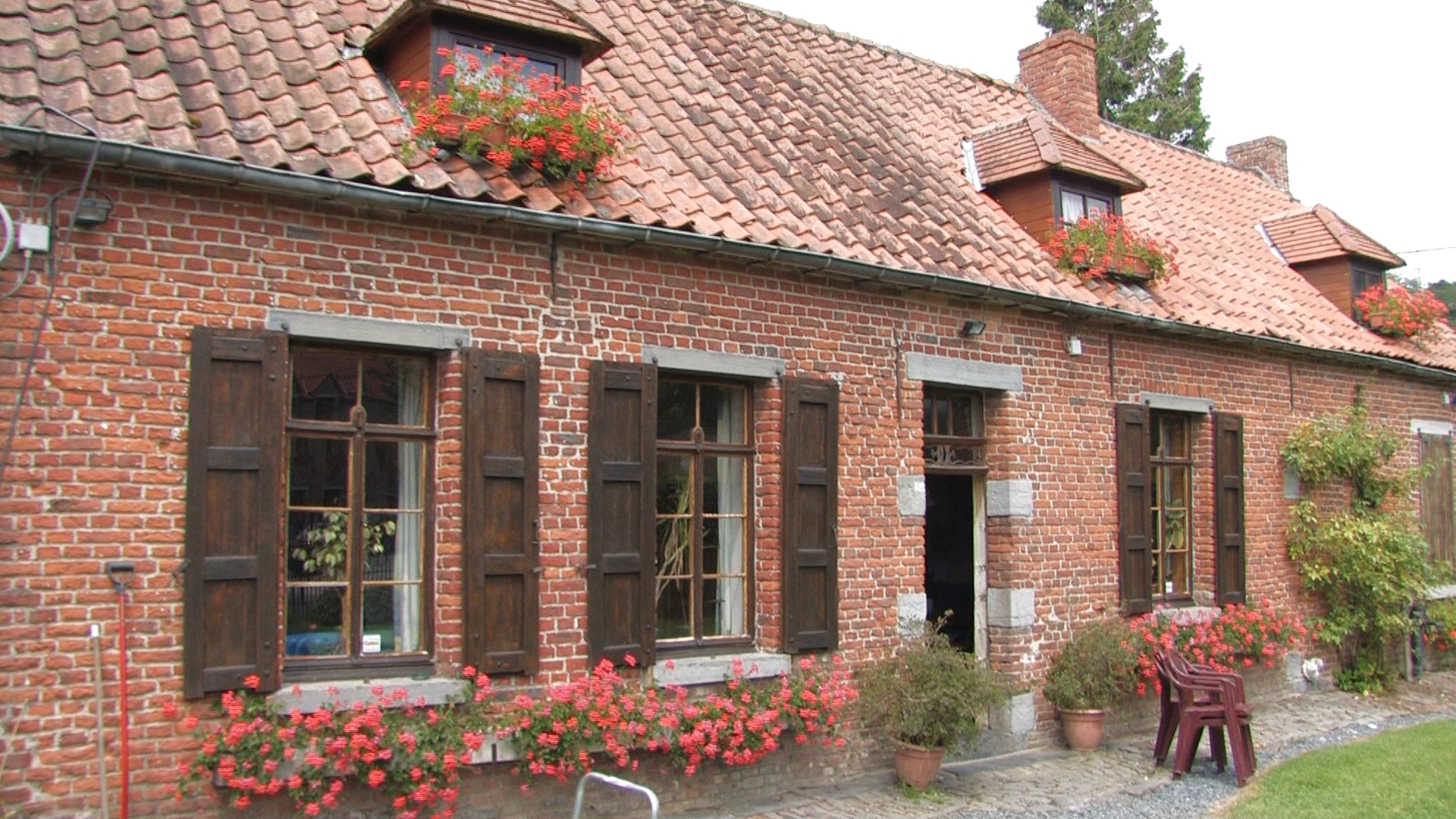 De_Blaugies_Exterior