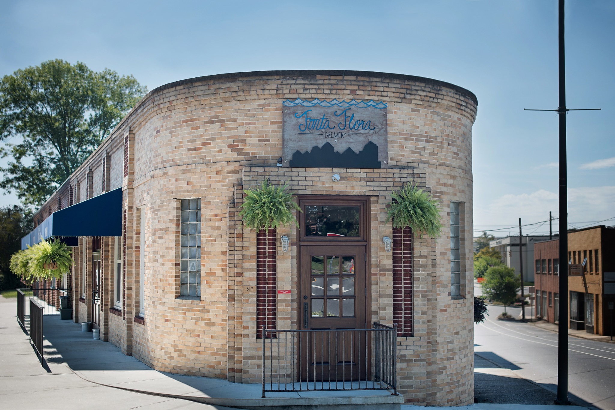 FontaFloraTaproomExterior