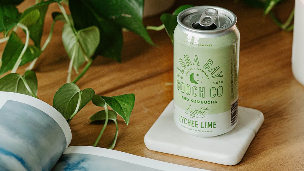 Luna Bay Light Lychee Lime can