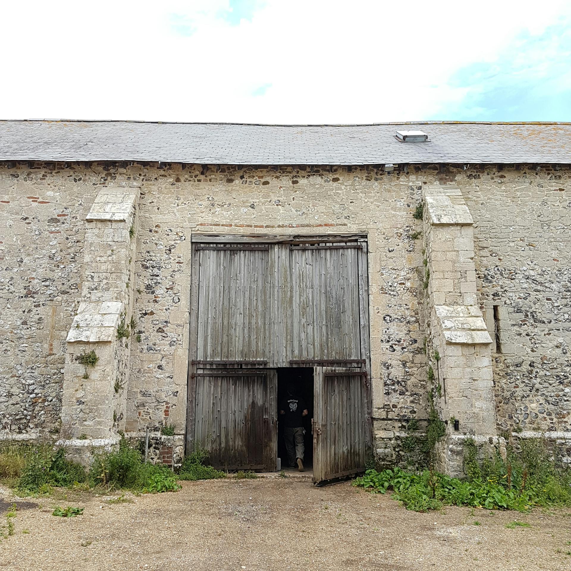barn door square on