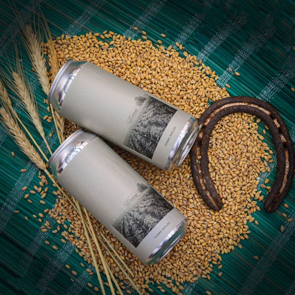 ferme farmers beer, horseshoe and wheat