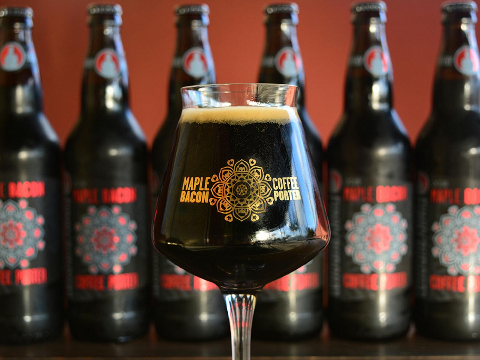 TL2011 Maple Bacon Coffe Porter in glass