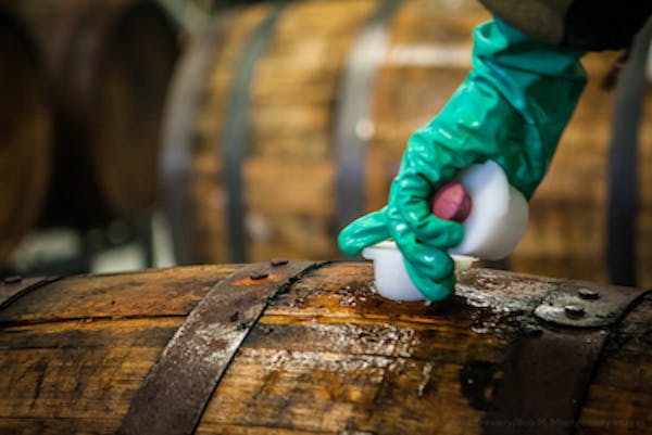 bourbon_barrel_Filling_sm bourbon_barrel_Filling_sm