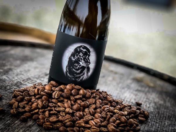 damon-kieni-with-coffee-beans damon-kieni-with-coffee-beans