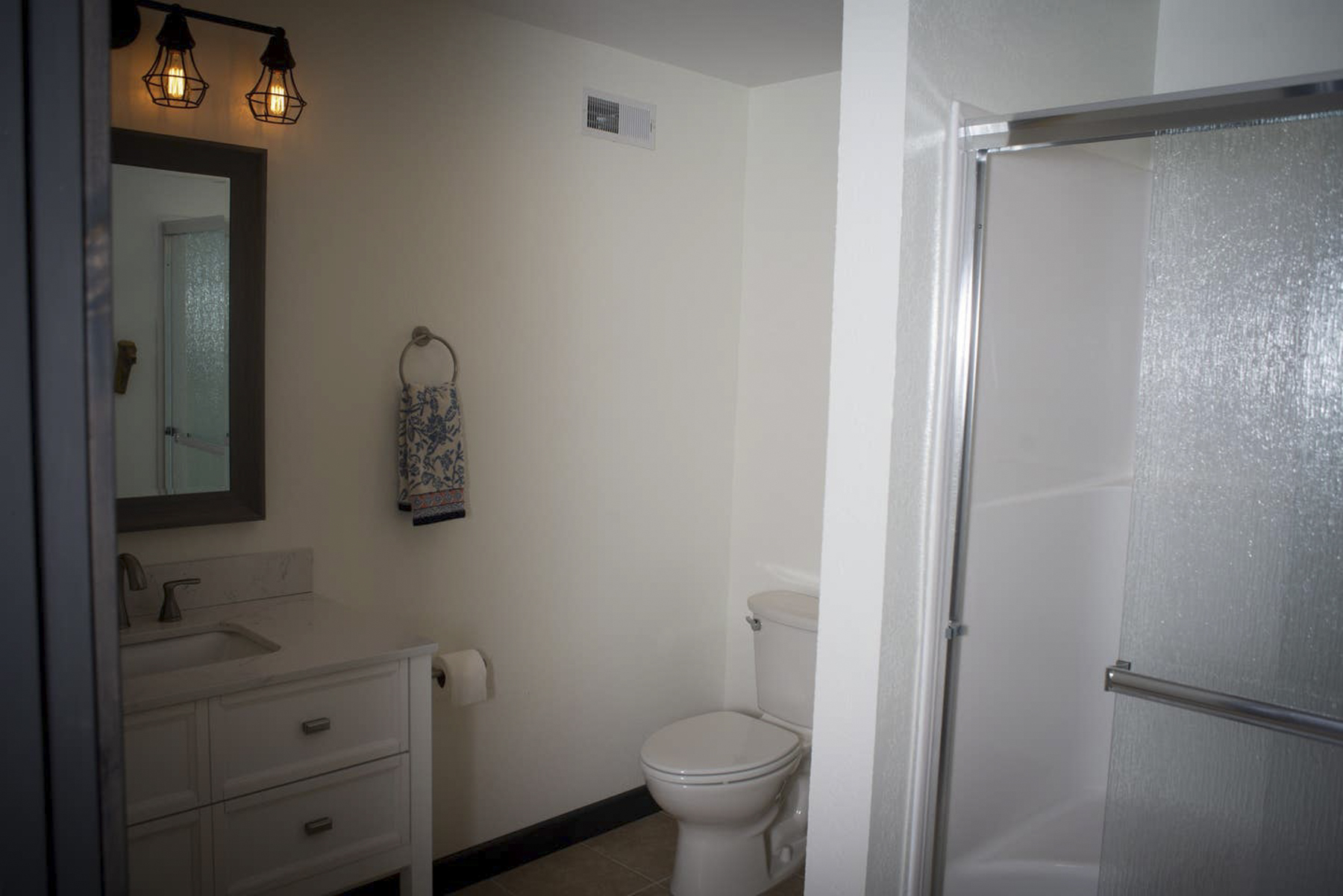 Jackie-O's-Air-B&B-17