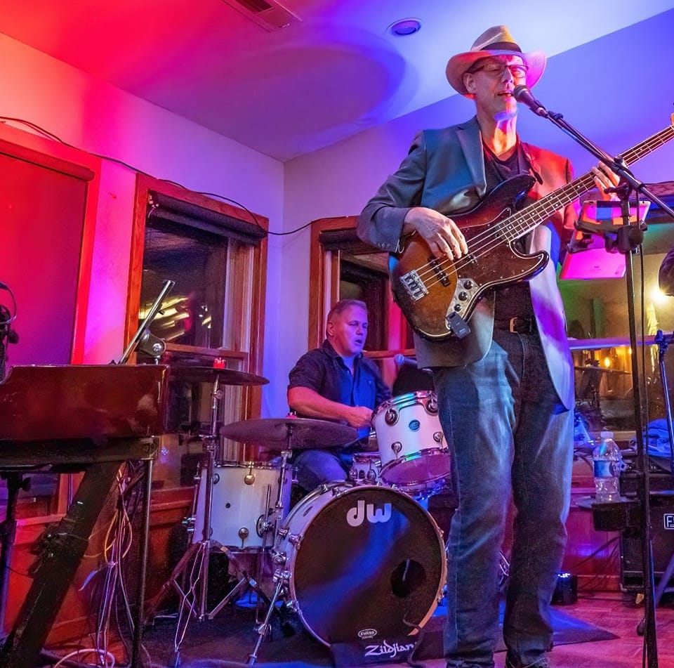 Live Music: The Doorsmen