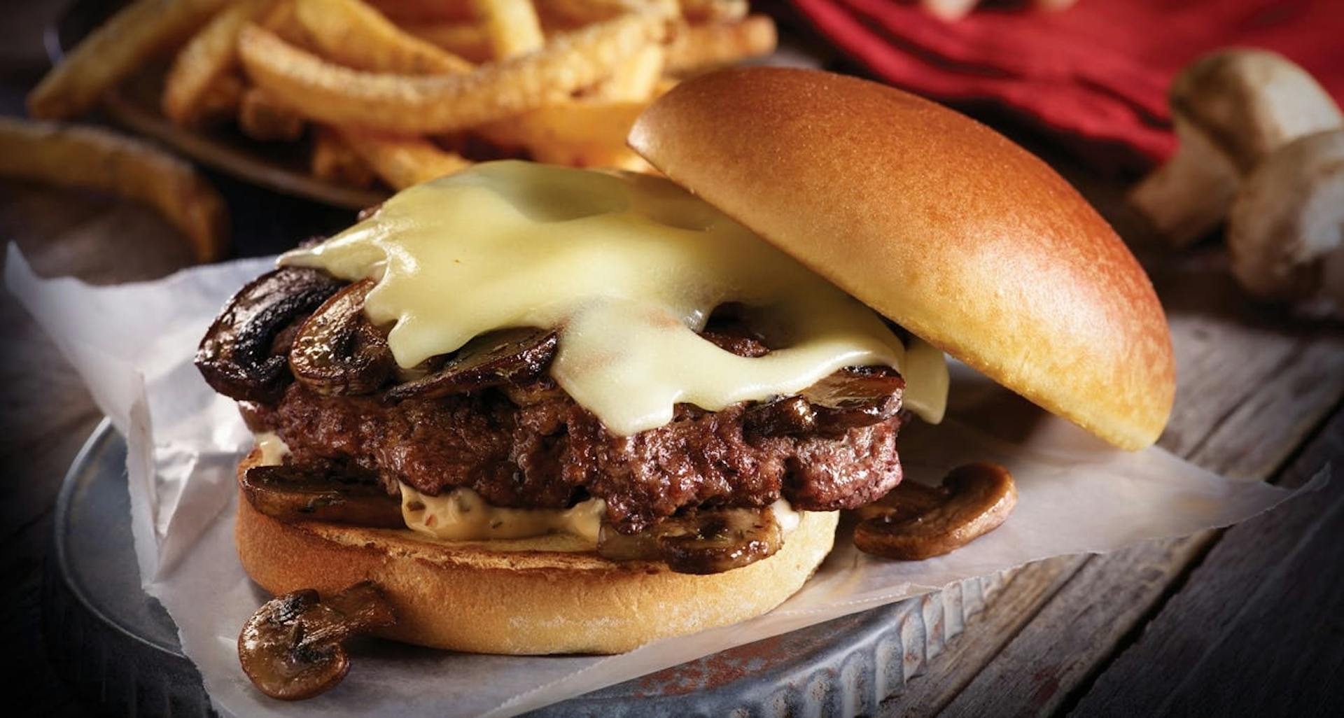 LoRes_MushroomSwissAllInBurger_11141 LoRes_MushroomSwissAllInBurger_11141