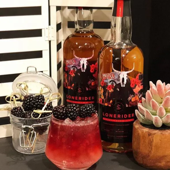 Blackberry Holiday Smash | Lonerider Spirits