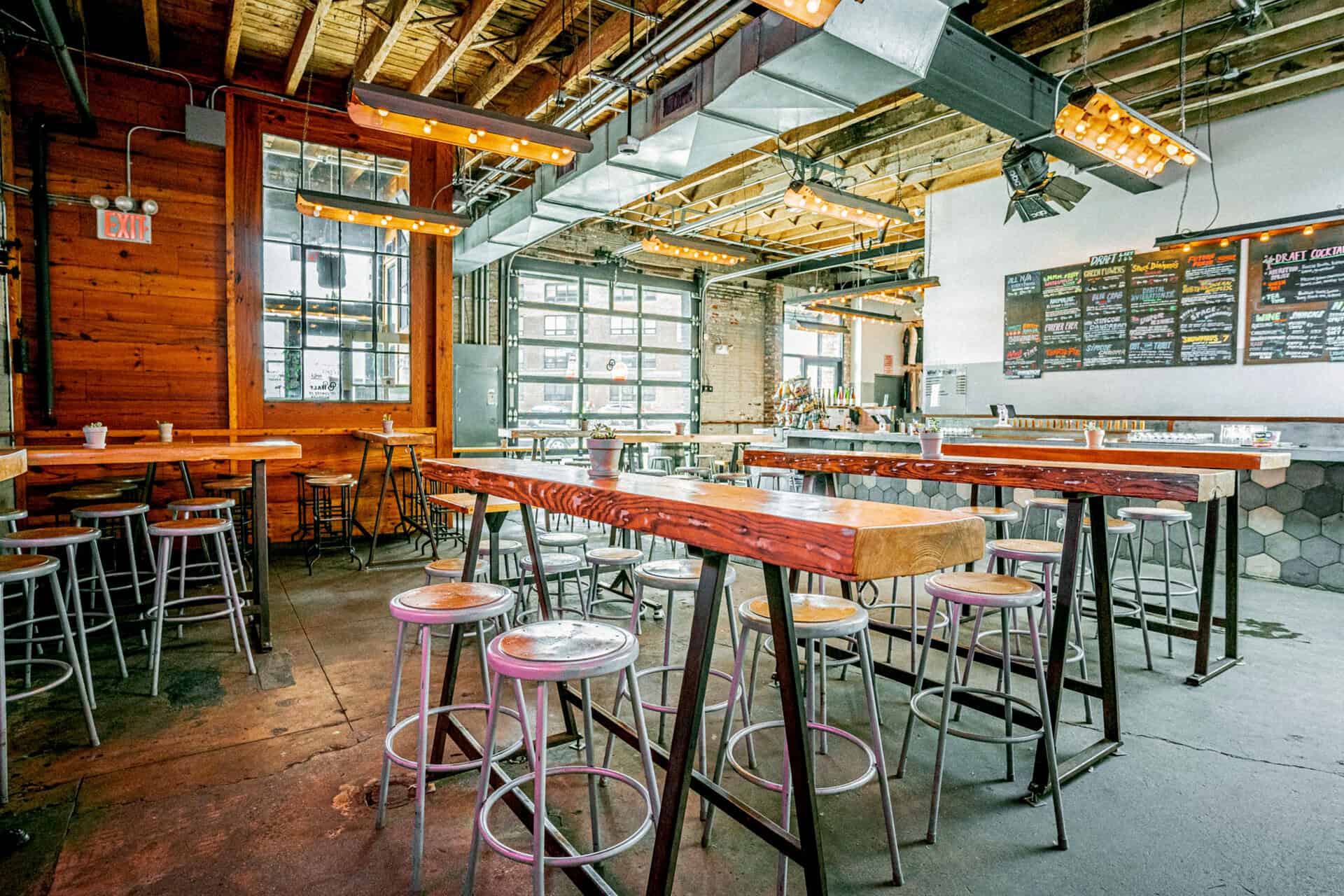 Main Taproom - 1 __PRIMARY__