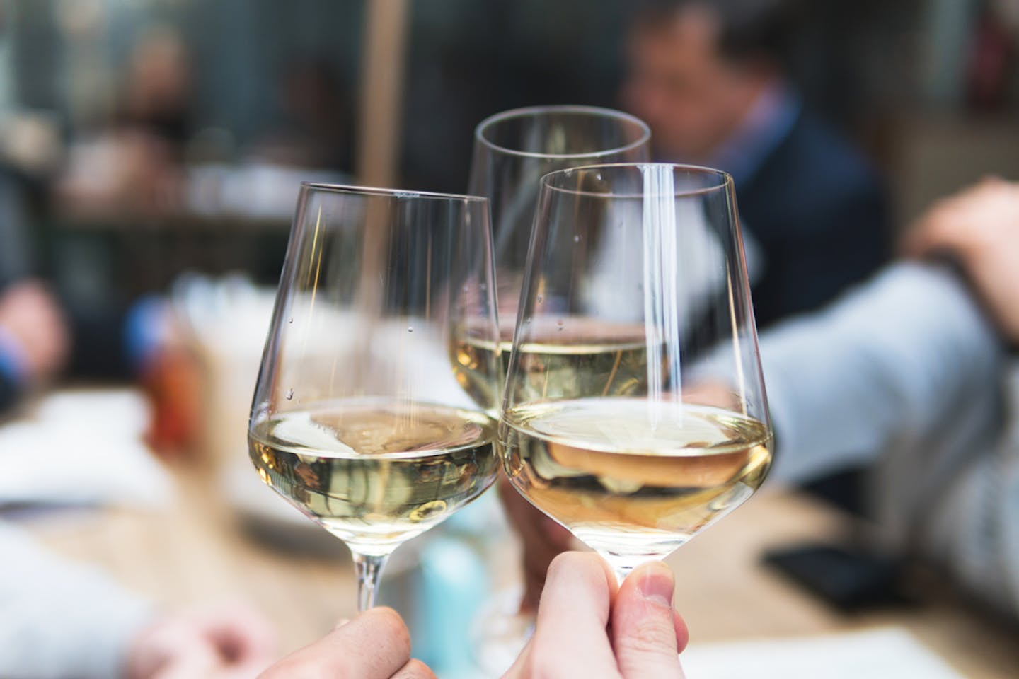PANG-Wine-unsplash-(1) wine glassses