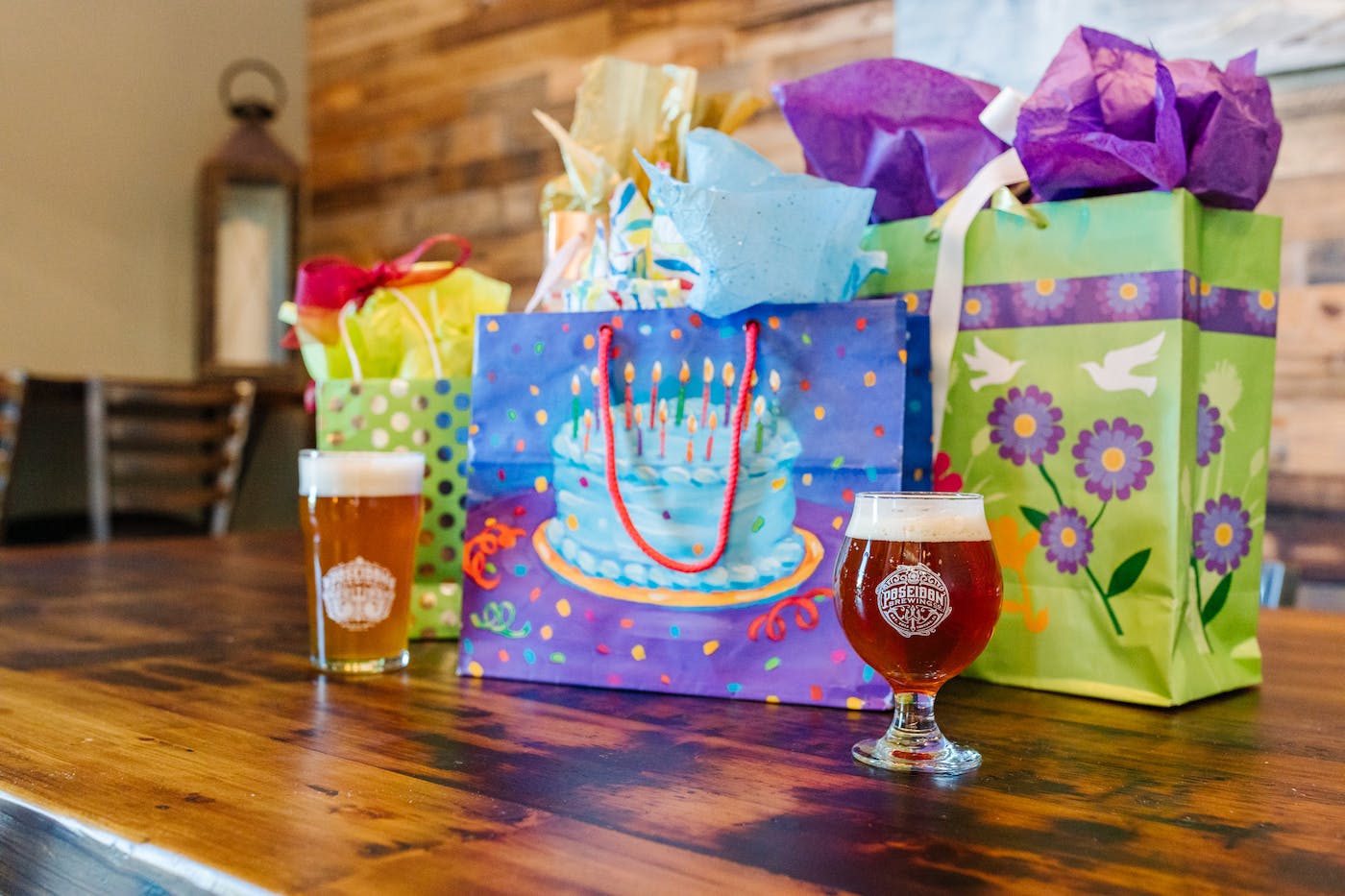 Birthday-Beer Glass of beer with birthday presents