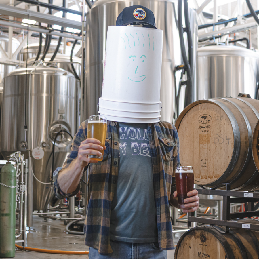 Alternate image for crew member Jon Nossaman