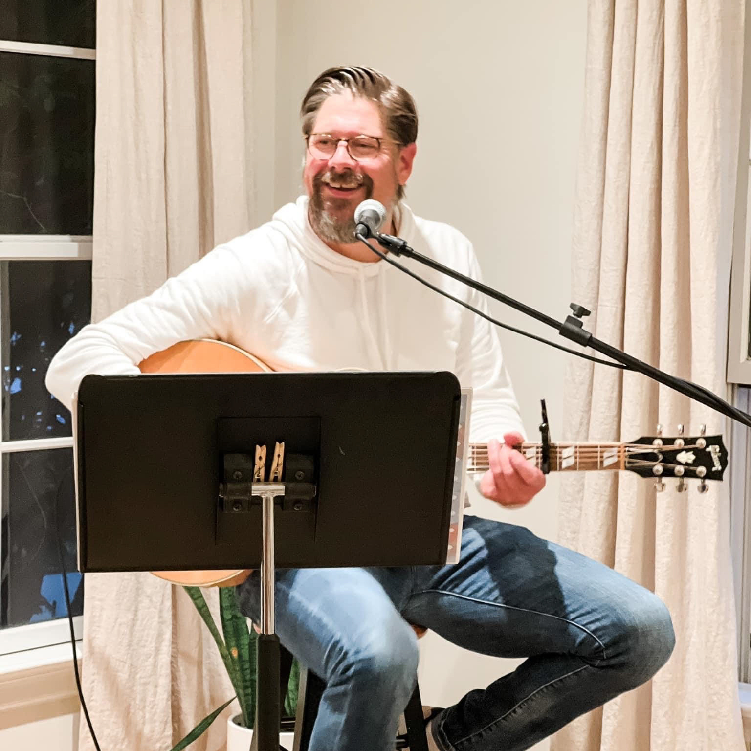 Live Music: Andrew Markes