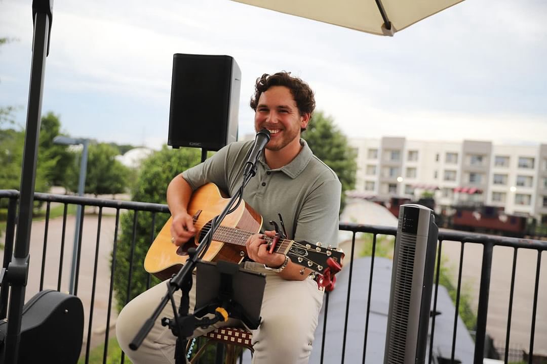 Live Music – Mitchell Gibbons