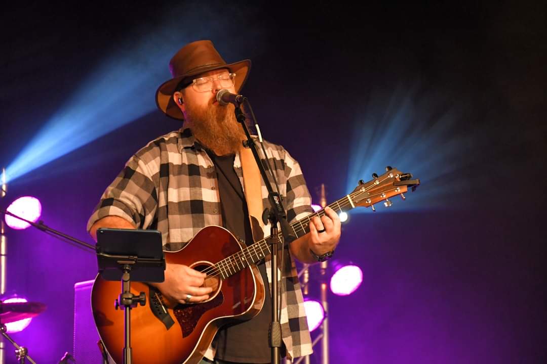 Live Music – Elliot Poston