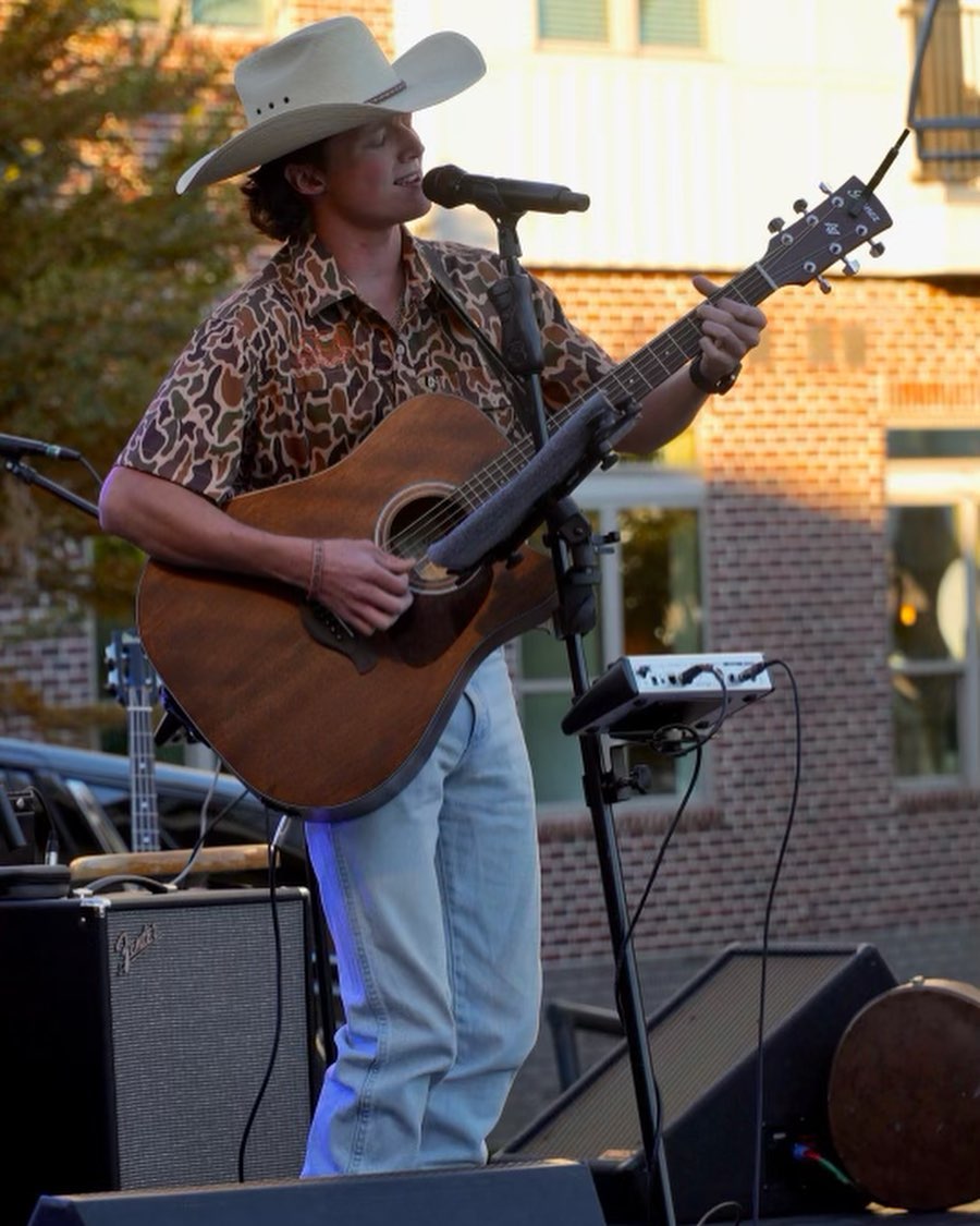 Live Music: Hampton Hook