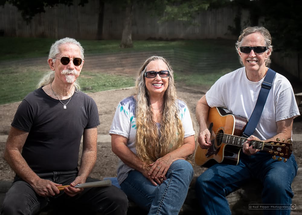 Hunter & Co. Acoustic Three-o LIVE!