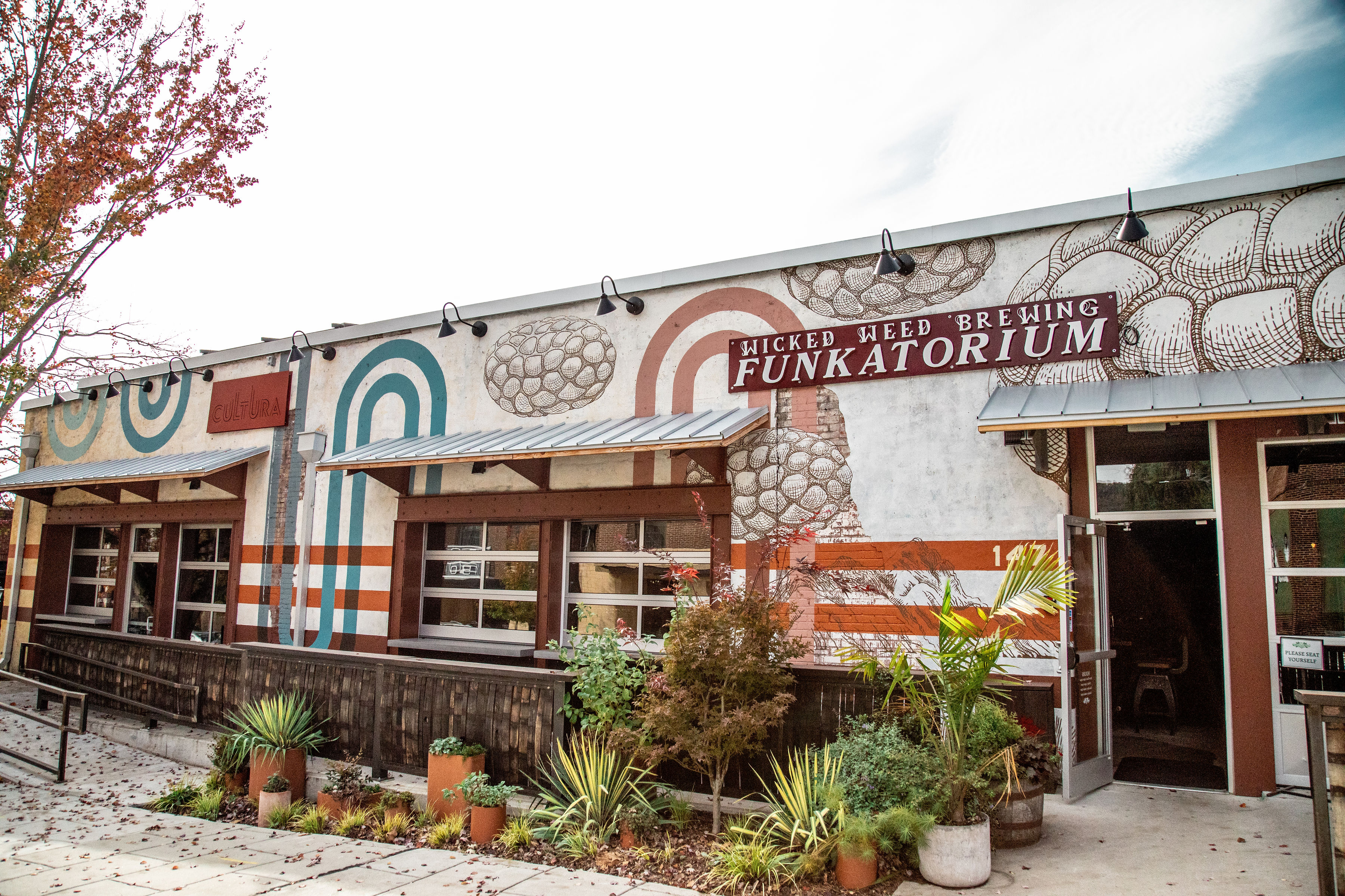 FunkatoriumExterior-54